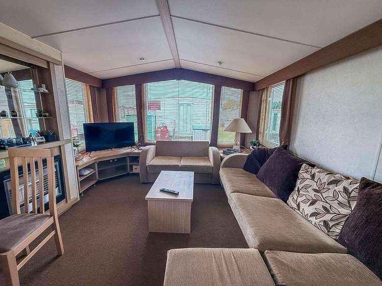37055G⭐ – G area, 3 bed, 8 berth caravan with C/H and D/G. Ruby rated. Preview 5