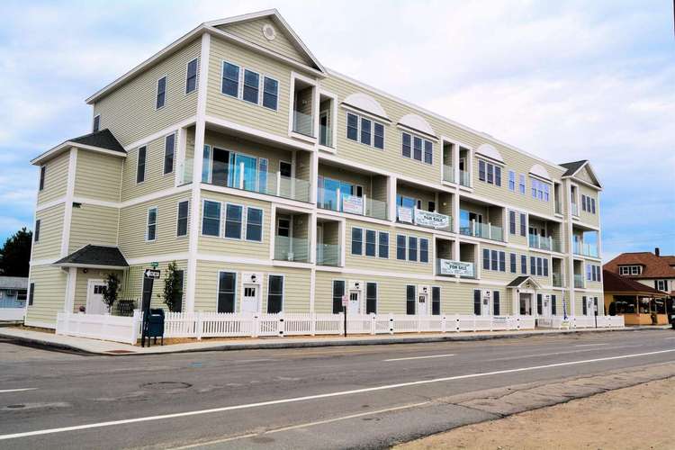 498 | 33 Ocean Boulevard Unit 10 Preview 0