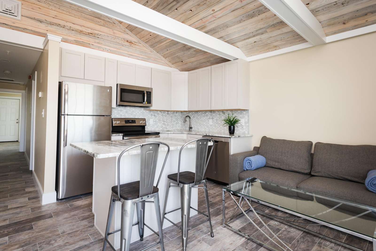 912 | 1 L Street Unit 1R Preview 0