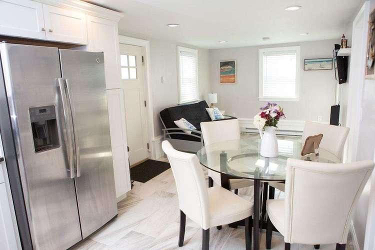 222 | Galley | Dog Friendly Preview 0